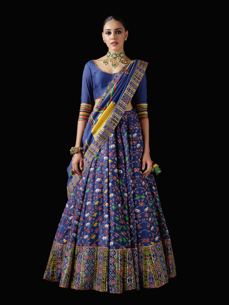 Parikrama Lehenga