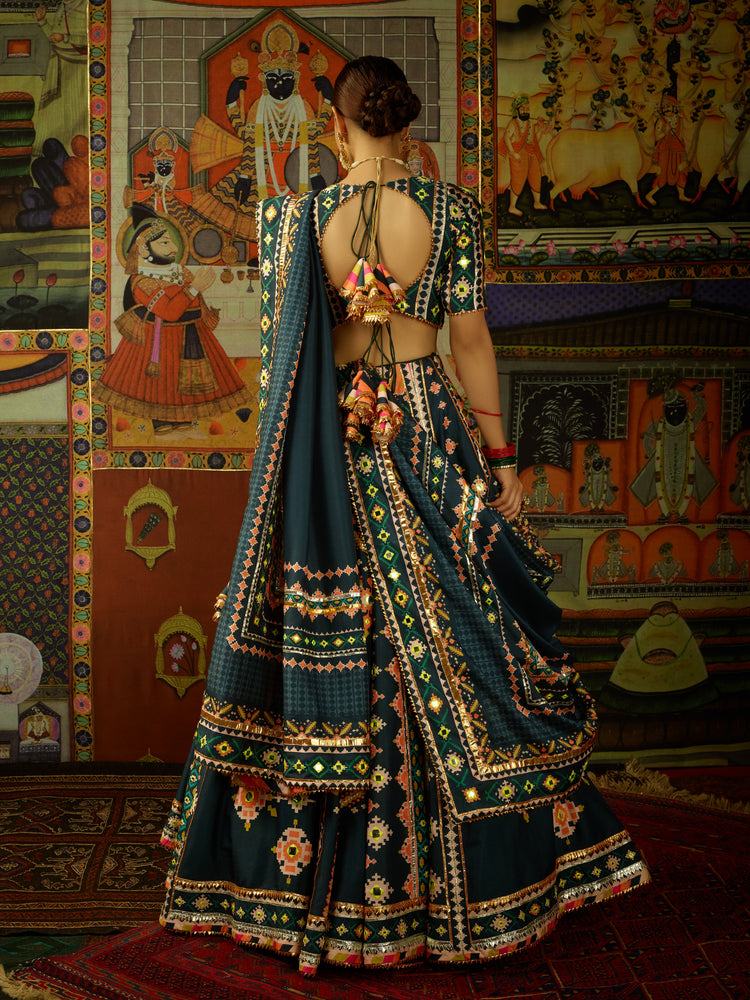 Nisargah Lehenga