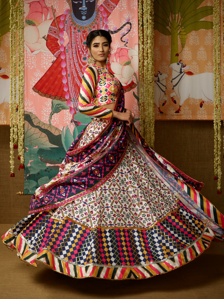 Sarmaya Lehenga