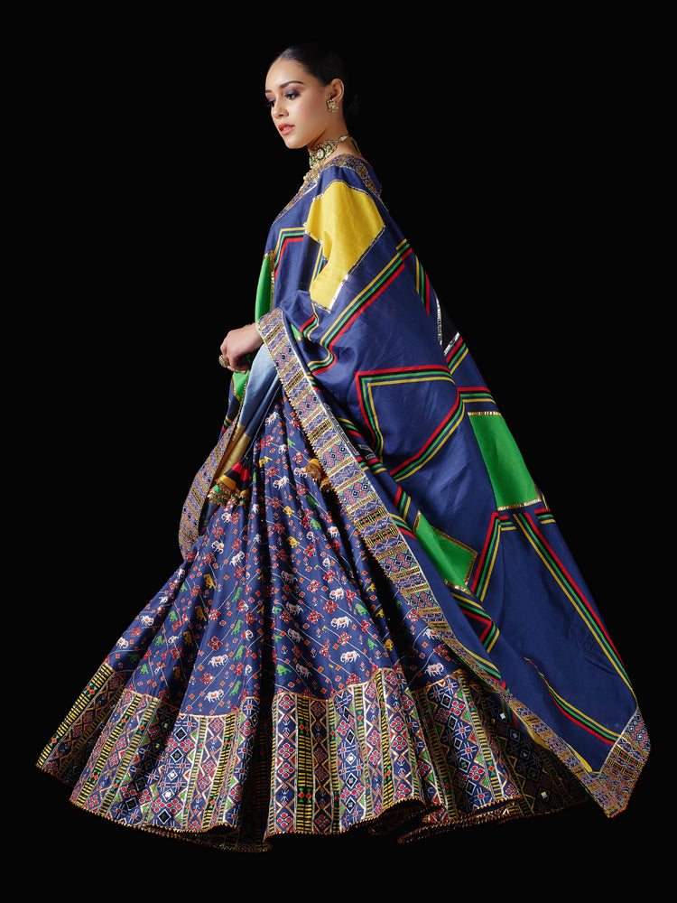 Parikrama Lehenga