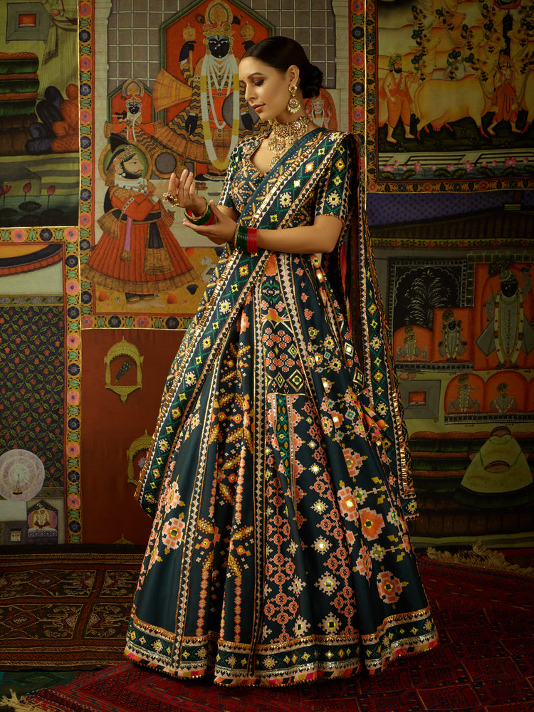 Nisargah Lehenga