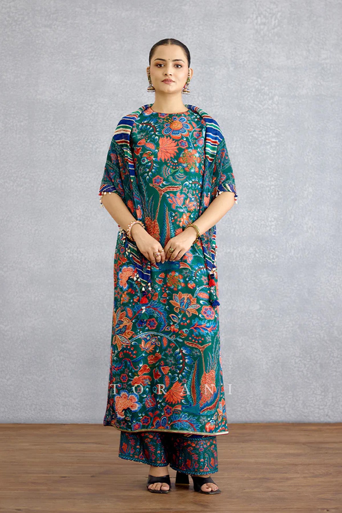 Mayurika Anura Scarf