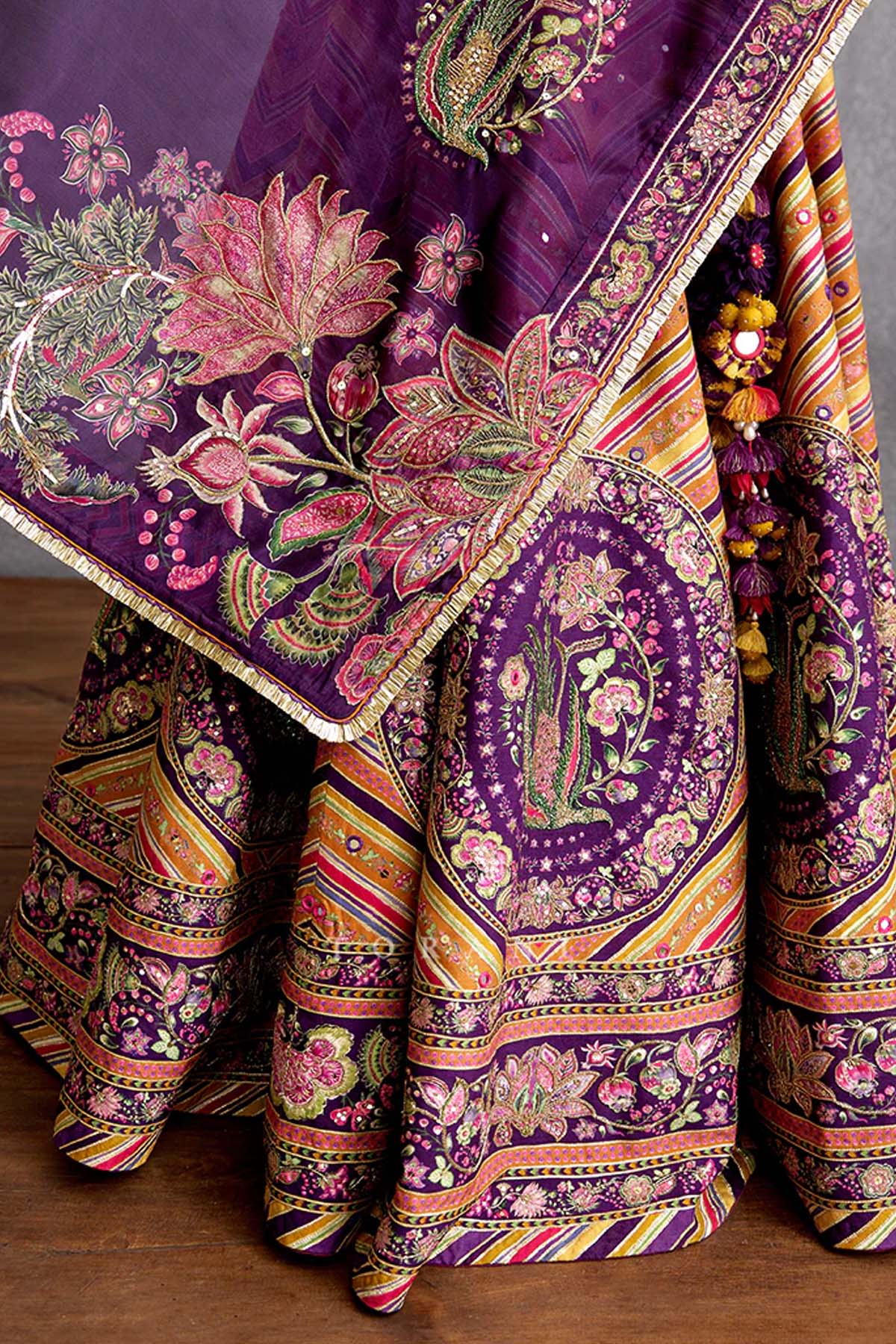 Komudika Abhisarika Lehenga Set