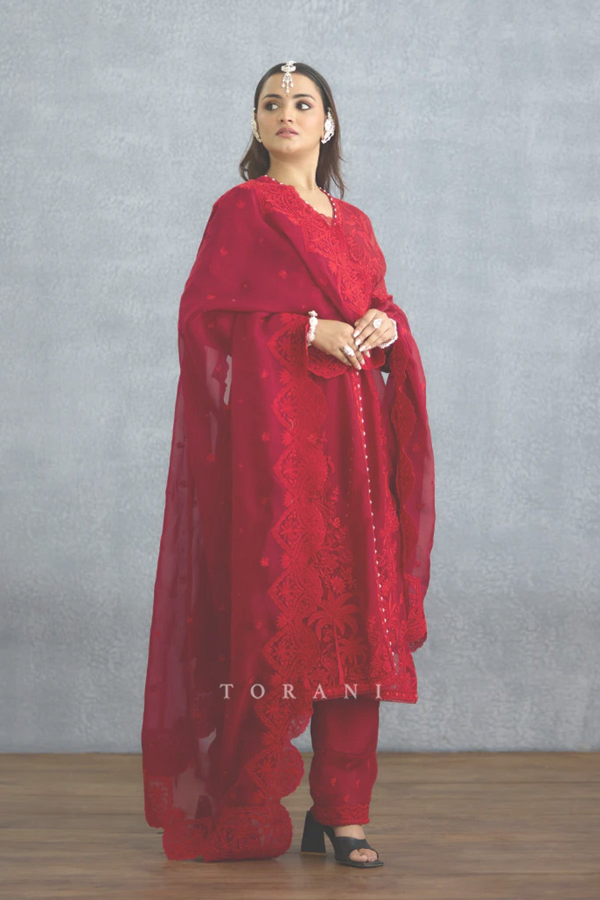 Surkh Udita Kurta Set