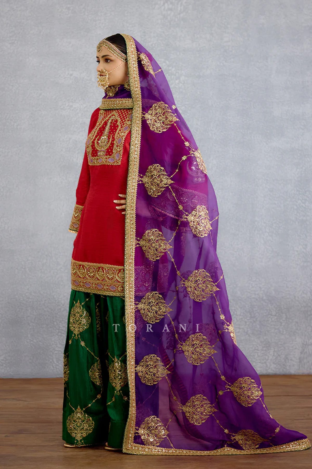 Mehrang Amna Kurta Set