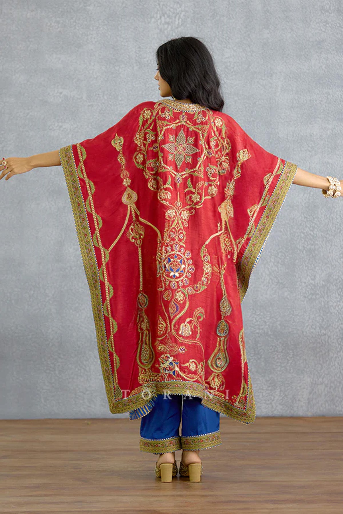 Zehra Neelat Kausar Kaftan Set