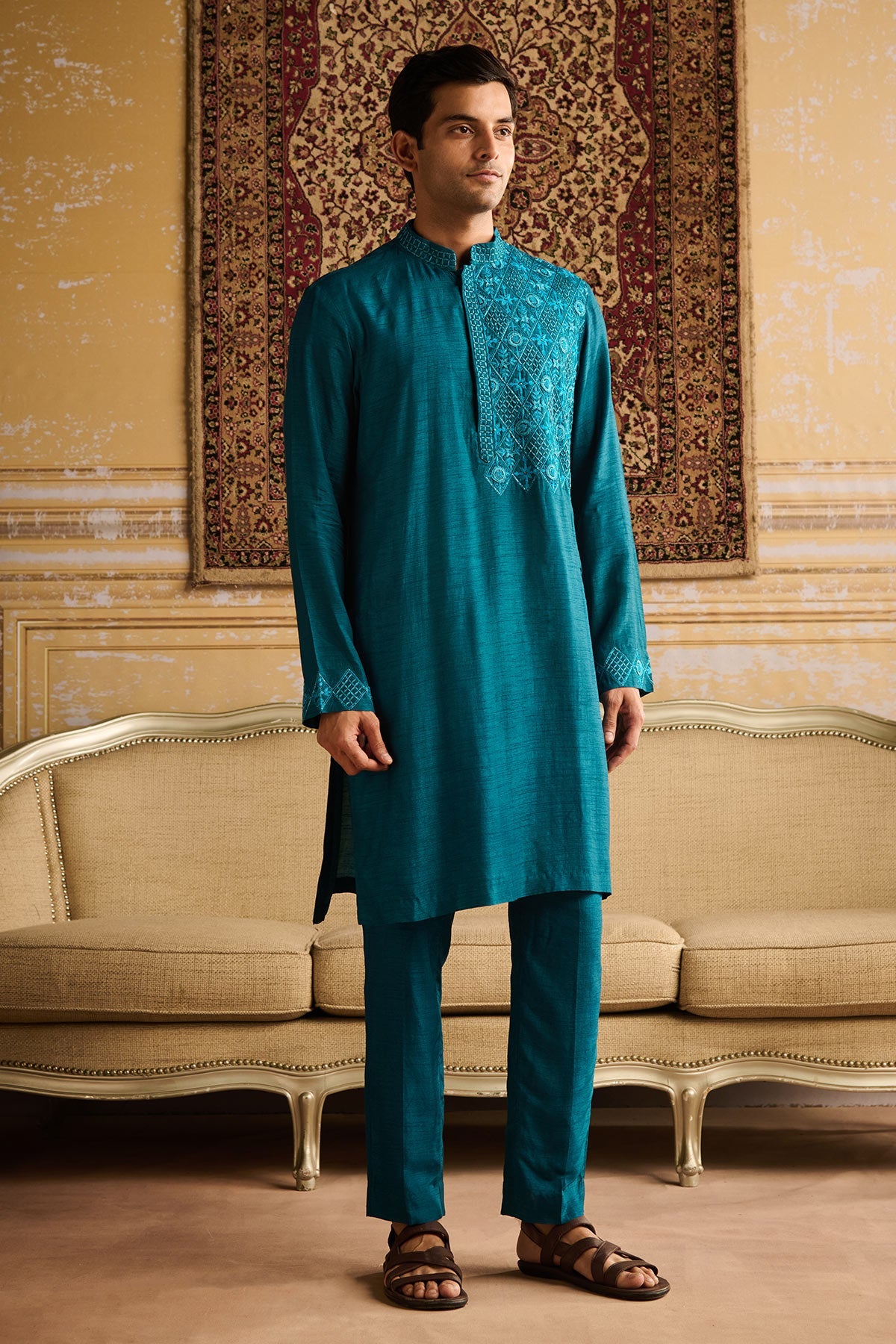 TEAL FLORAL & GEOMETRIC EMBROIDERED KURTA WITH TEAL PANTS