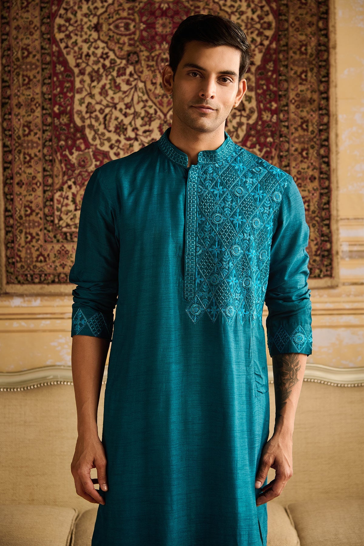 TEAL FLORAL & GEOMETRIC EMBROIDERED KURTA WITH TEAL PANTS