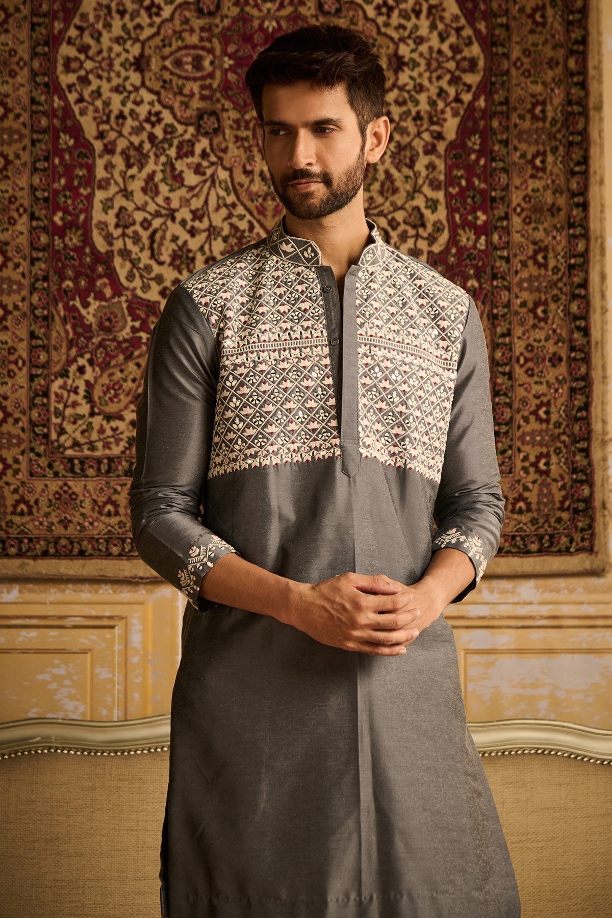 GREY WITH WHITE FLORAL GEOMETRIC EMBROIDERED KURTA WITH GREY PANTS