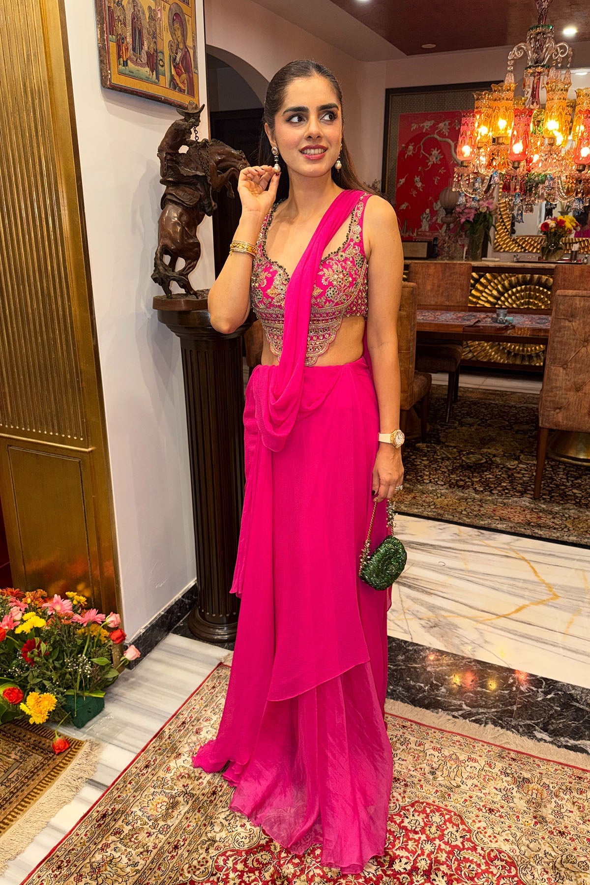 Sharnamli in Knot Saree Set