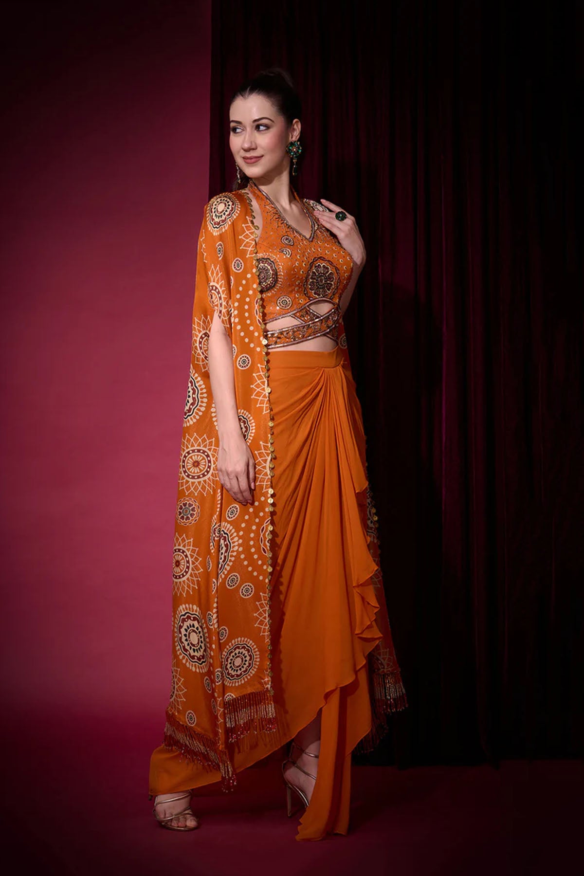 GOLAKAARI CAPE SET