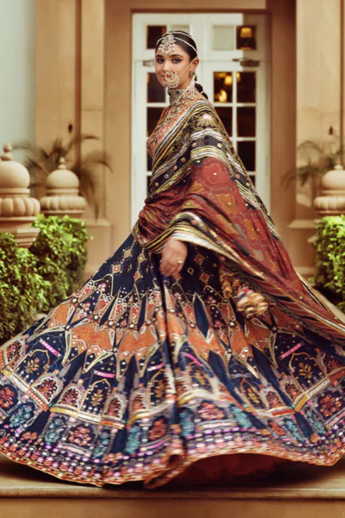 Mahnur Lehenga
