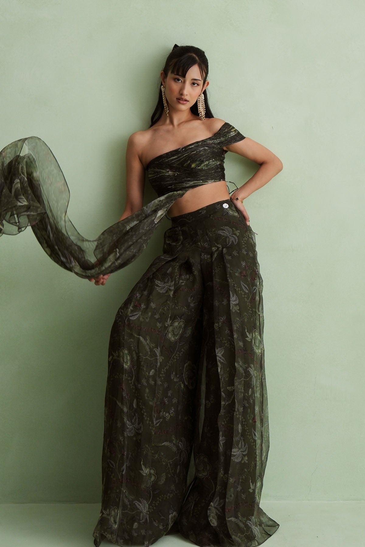 Omera Palazzo Set
