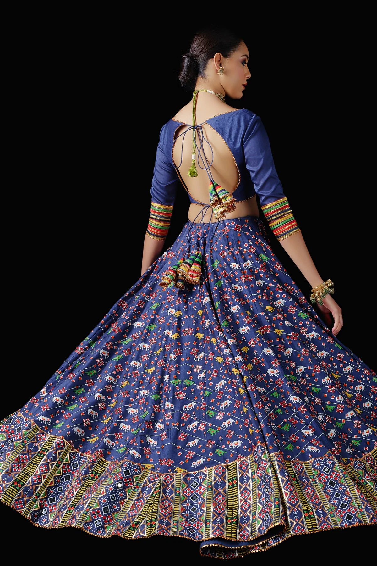 Parikrama Lehenga