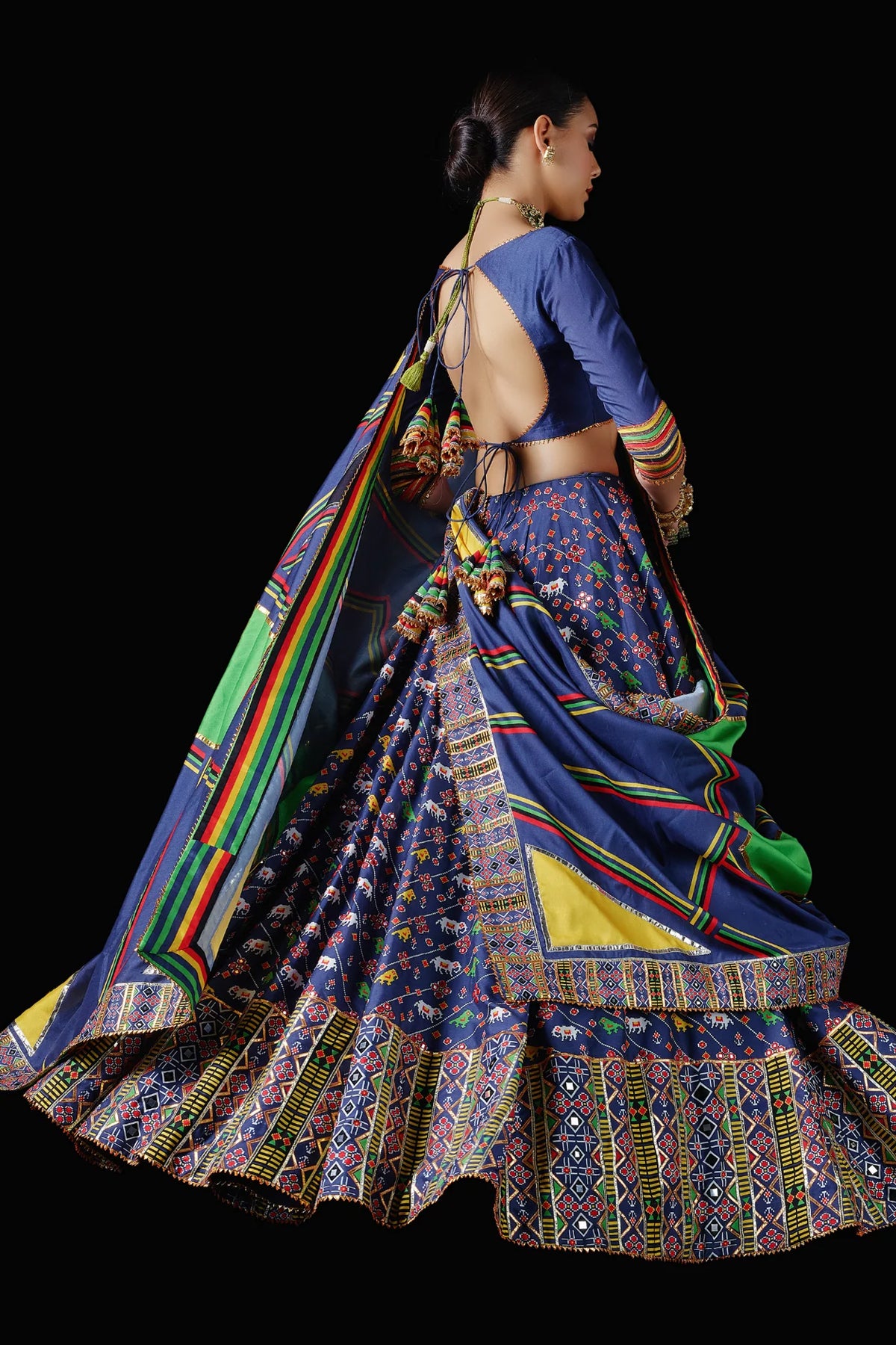 Parikrama Lehenga