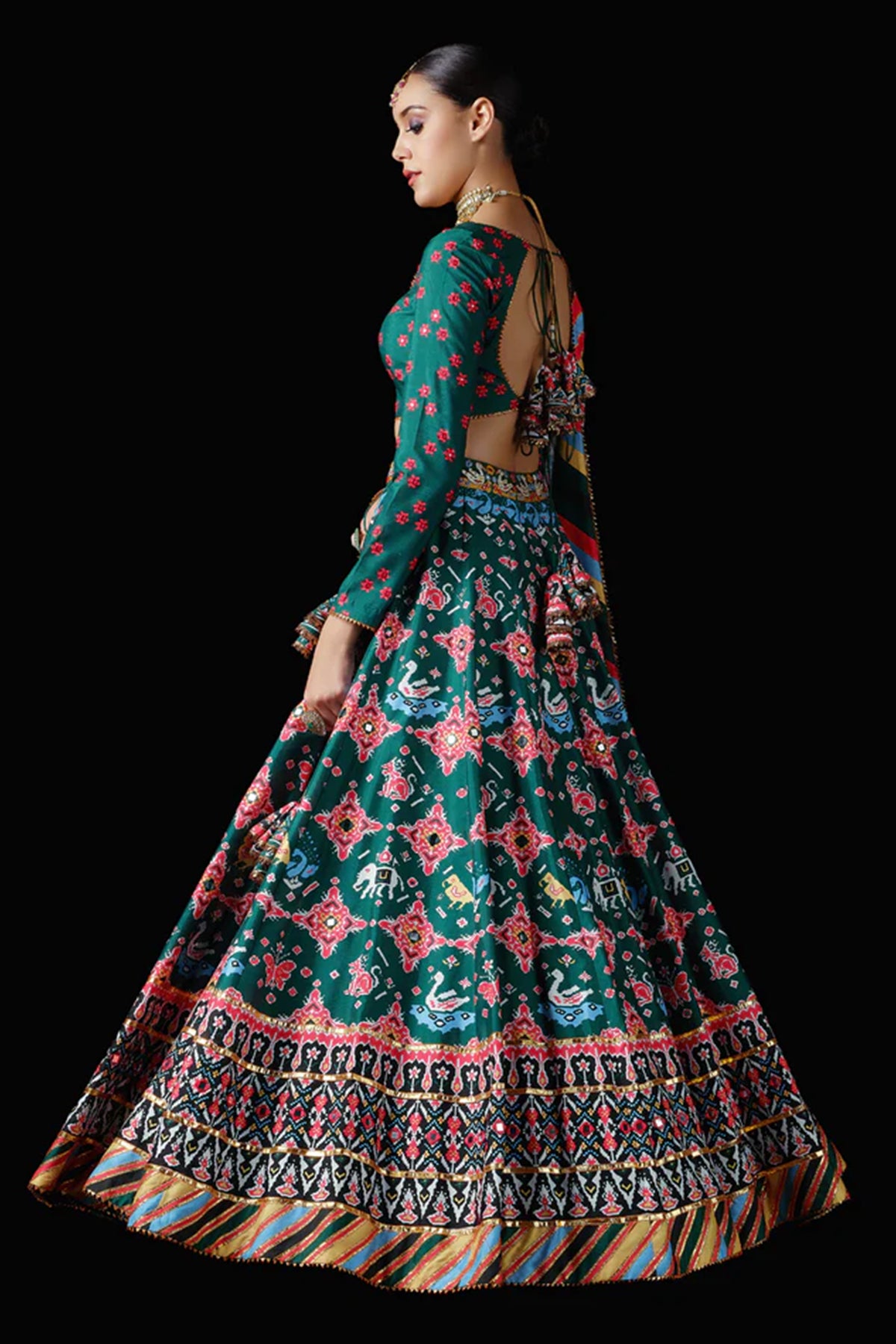 Popat Kunjar Lehenga