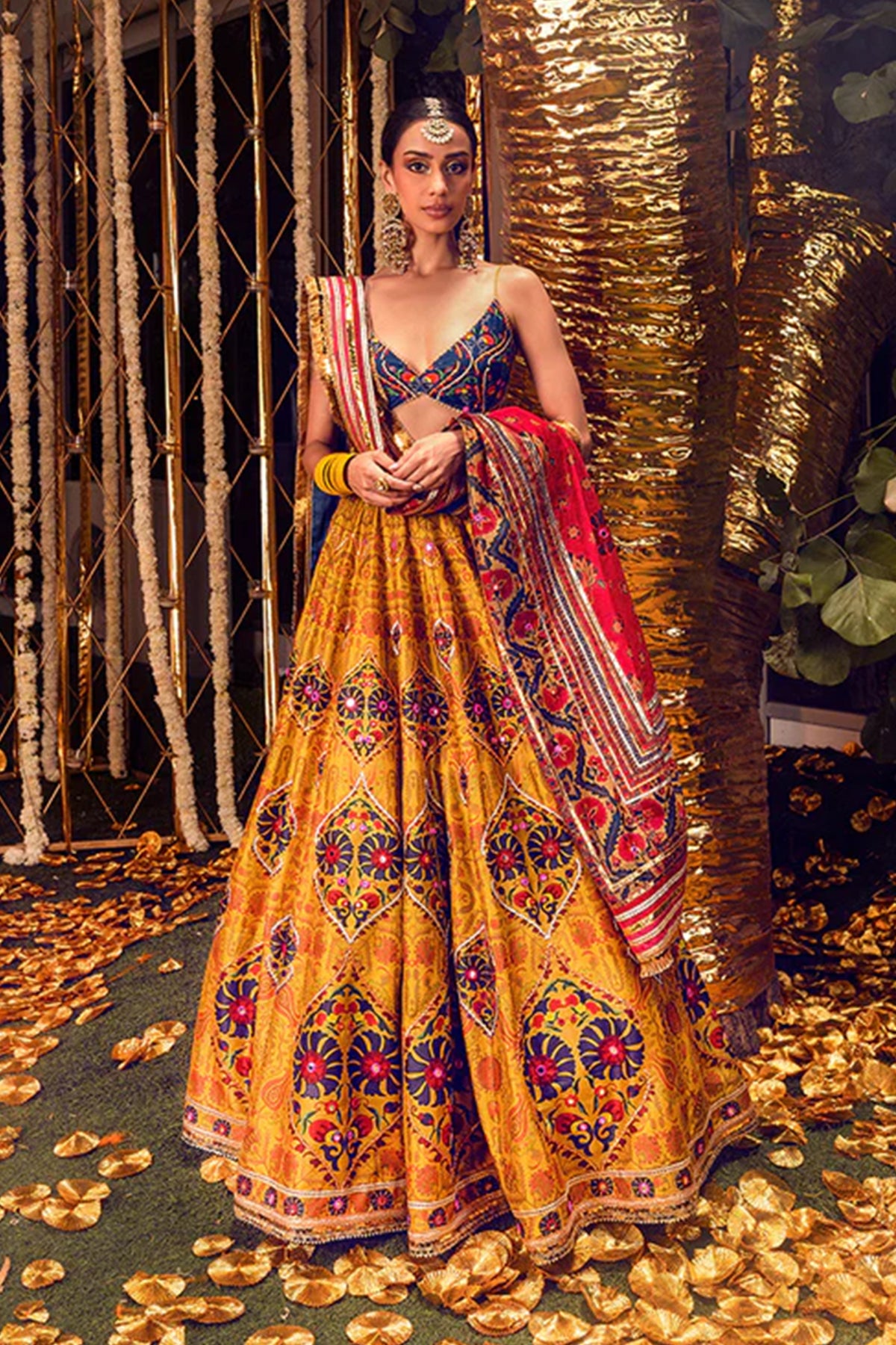 SAKHI LEHNGA