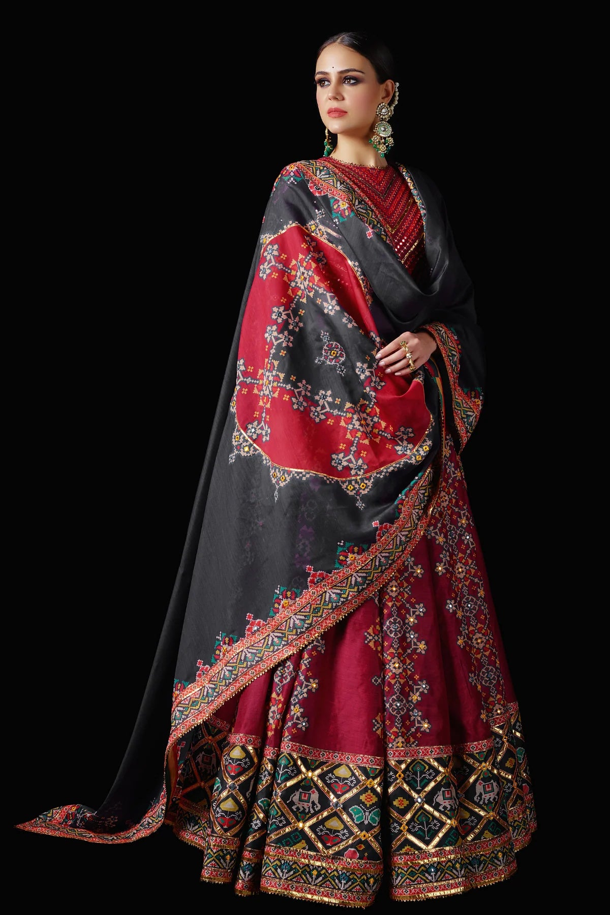 Surkh Lehenga