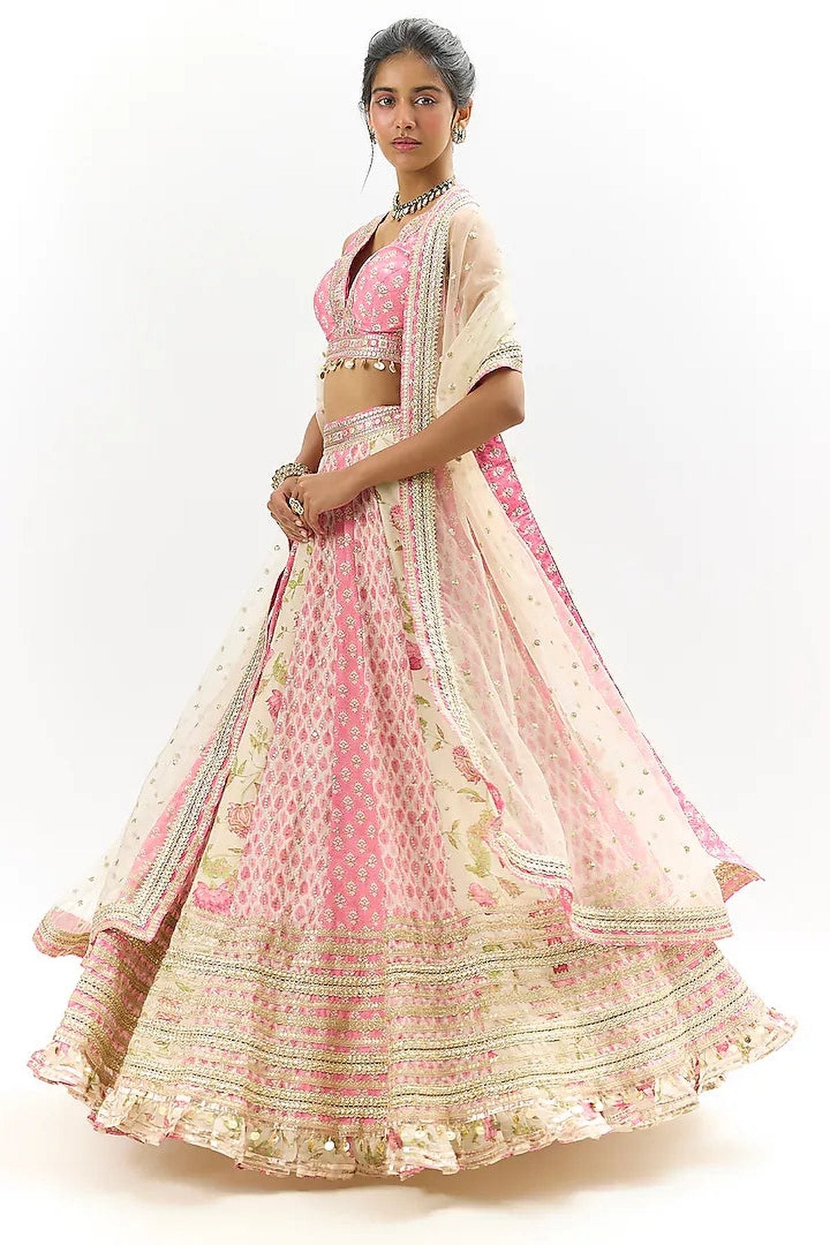 Aashi Lehenga Set