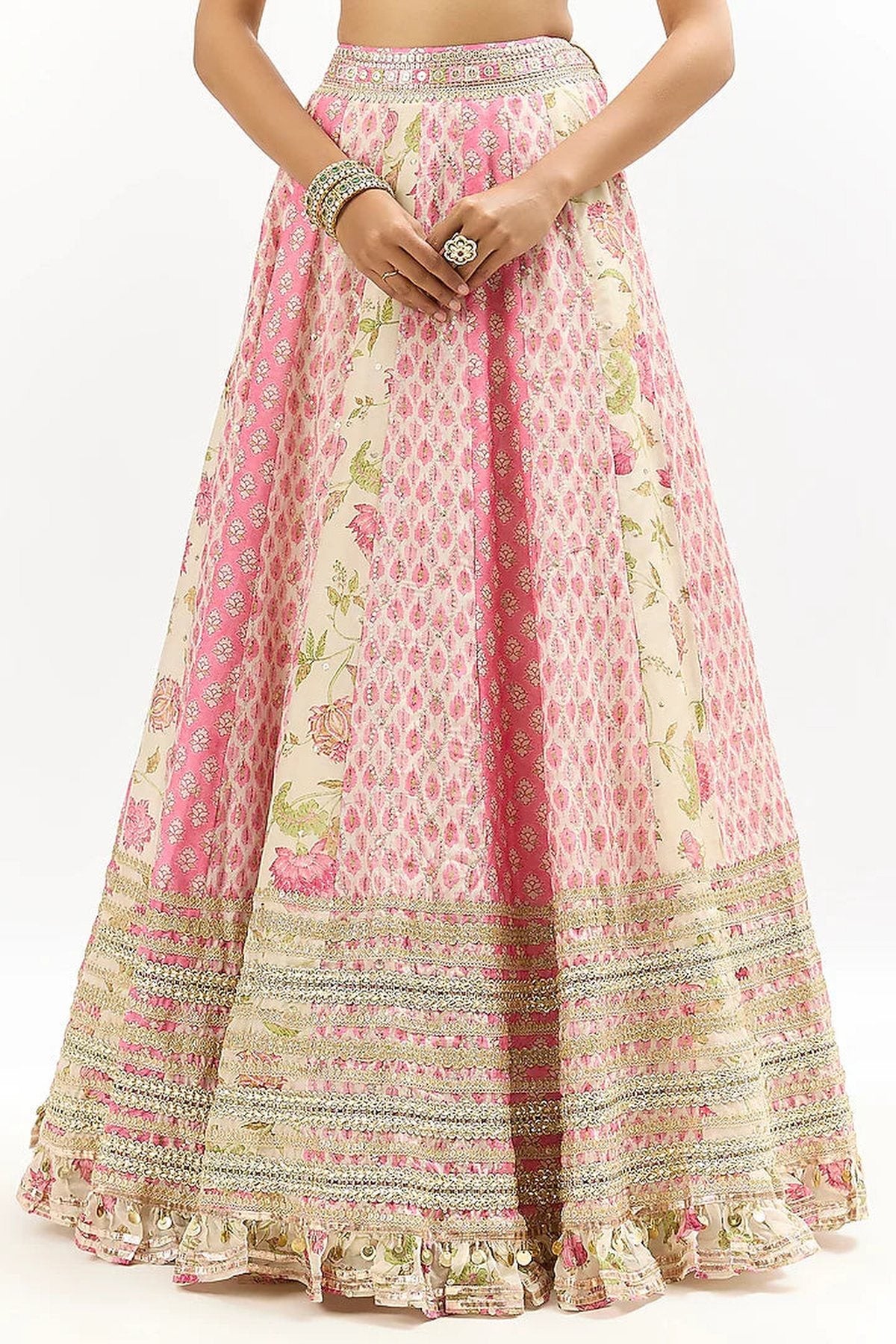 Aashi Lehenga Set