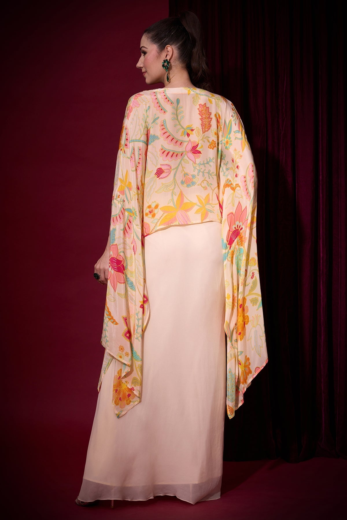 CHANDRIKA CAPE SET