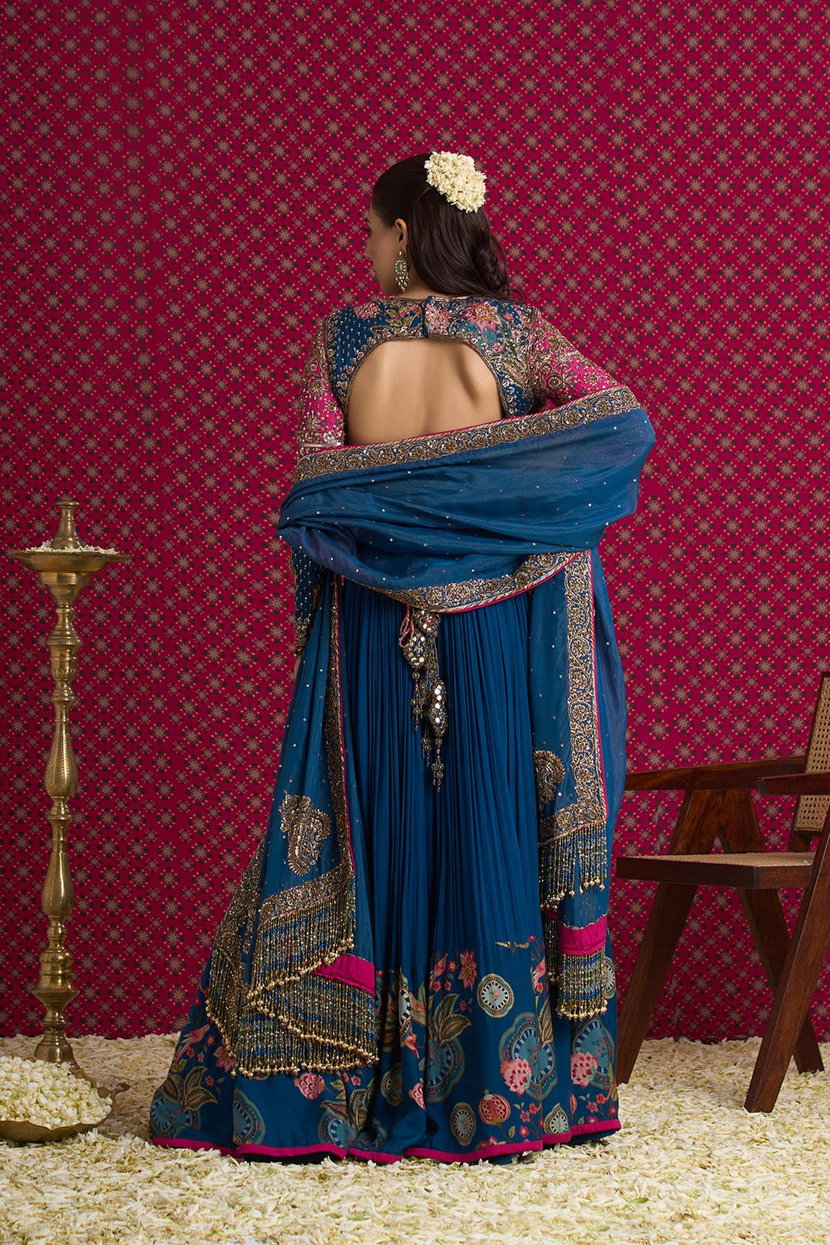NEELAMBARI LEHENGA