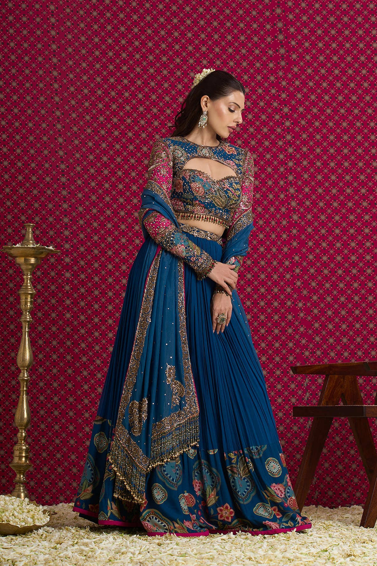 NEELAMBARI LEHENGA