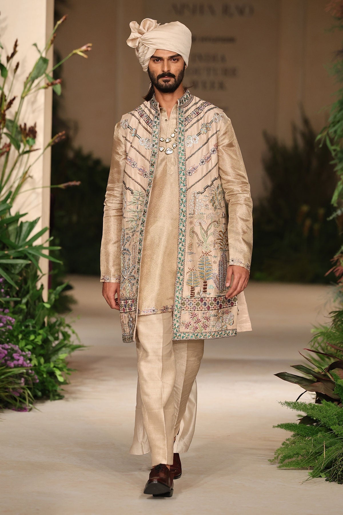 Sunchant - light gold Banarasi Tissue Brocade & raw silk bundi