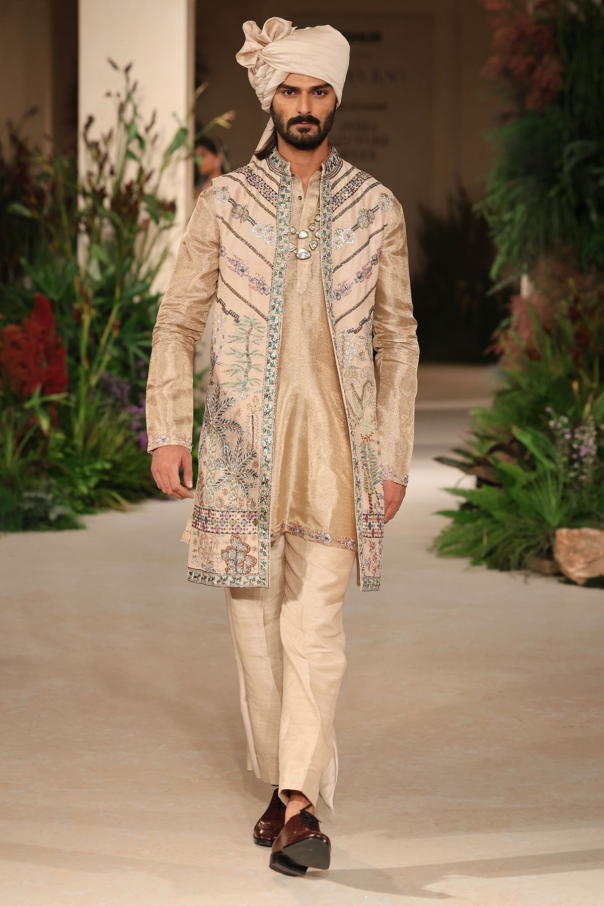 Sunchant - light gold Banarasi Tissue Brocade & raw silk bundi