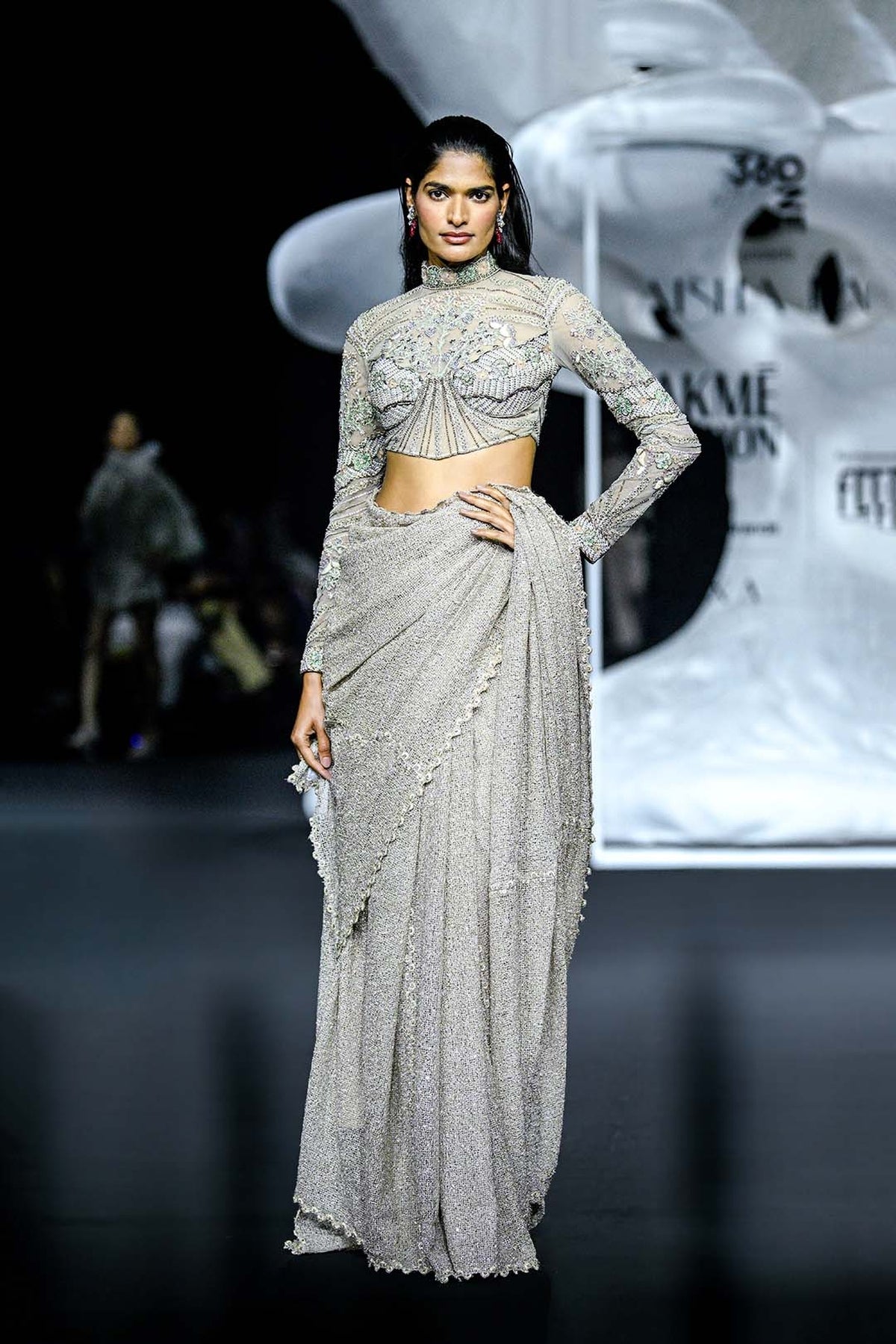 Interfila - Champagne mesh saree