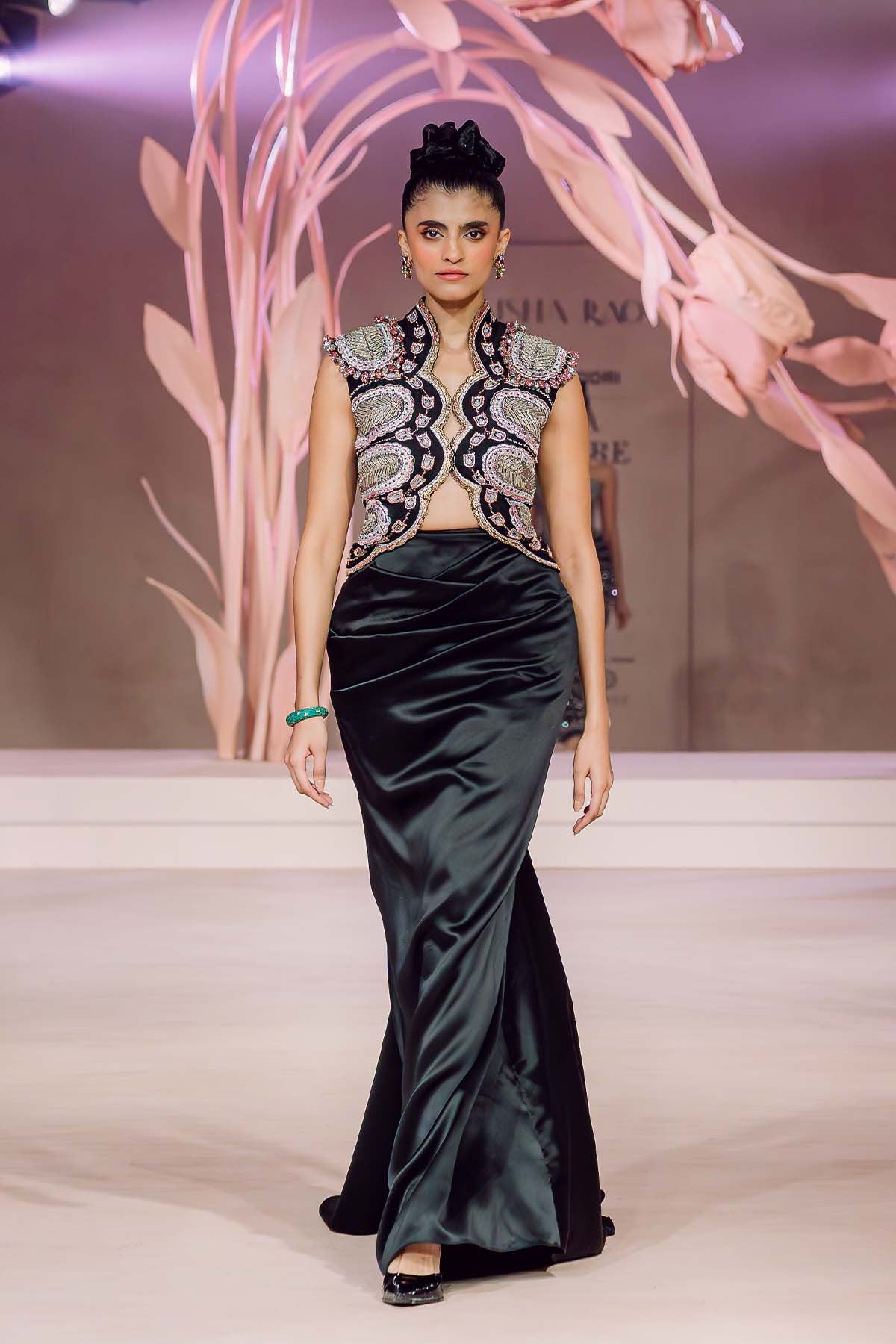 Freyja - Duchess satin set