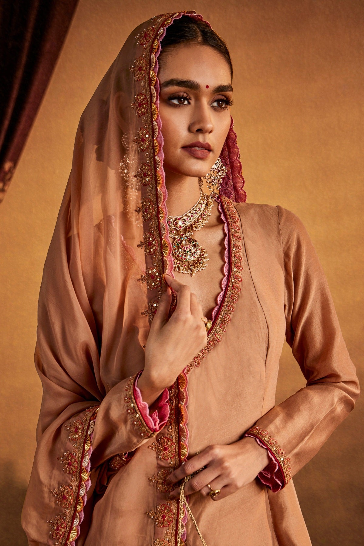 Chestnut Brown Kalidar Set