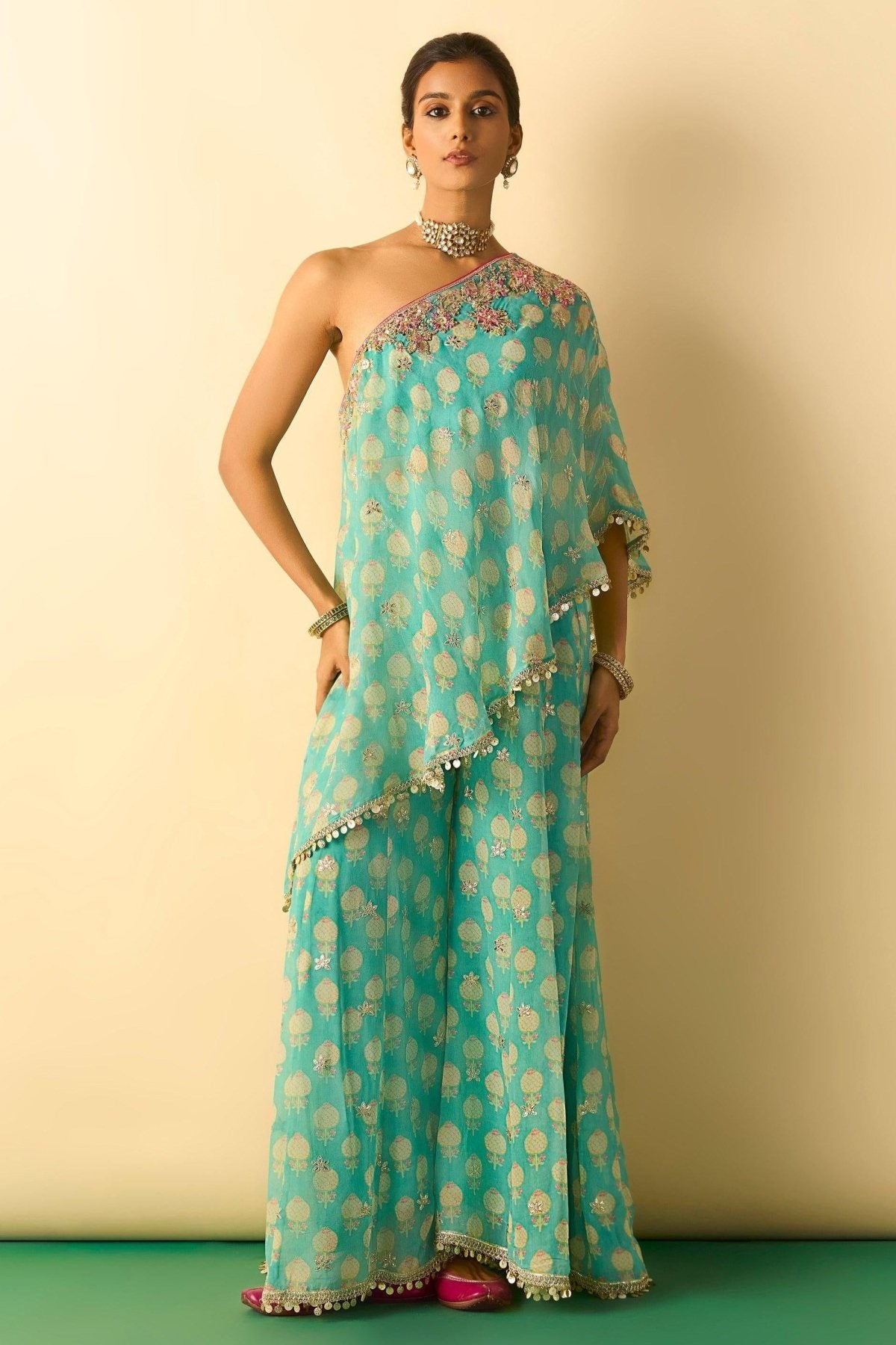 chhavi one shoulder set
