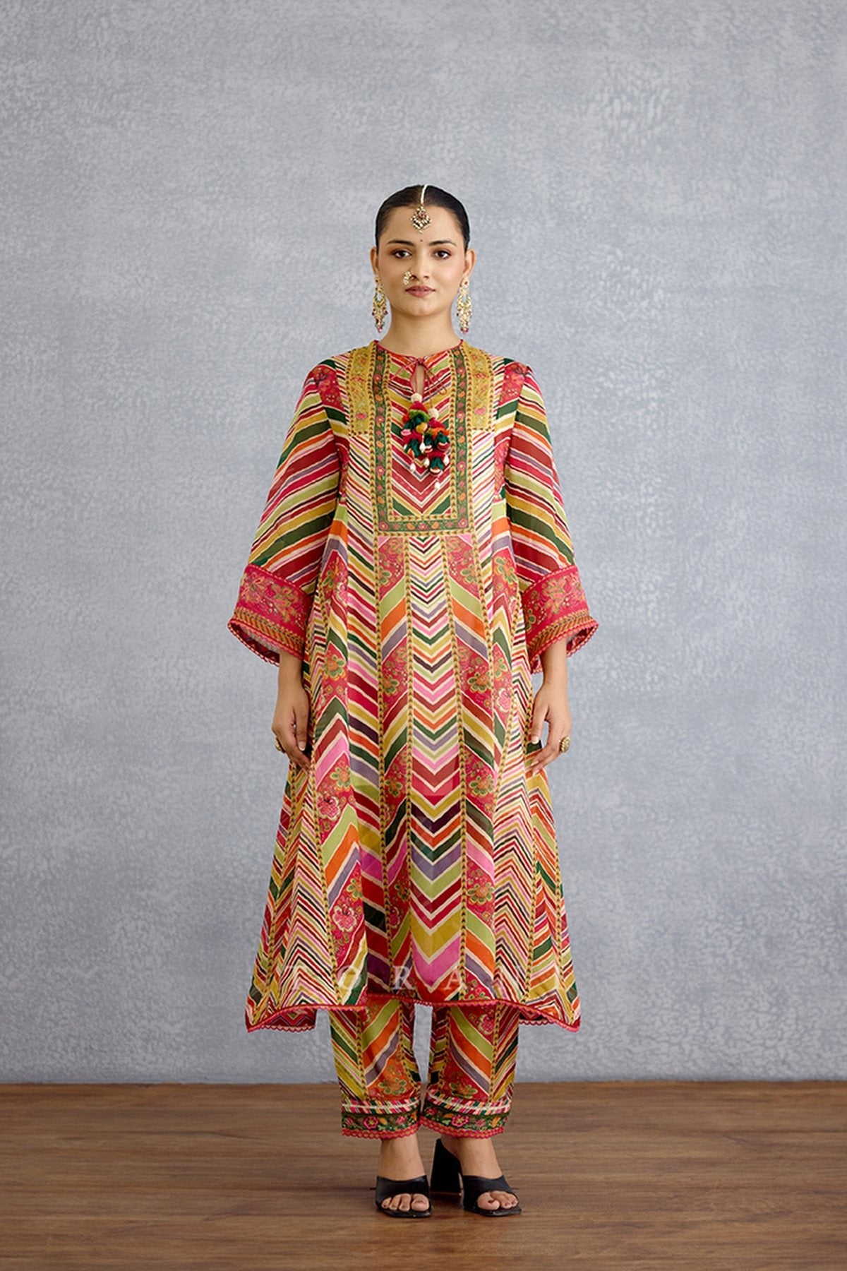 Chitrangi Asthika Kurta Set