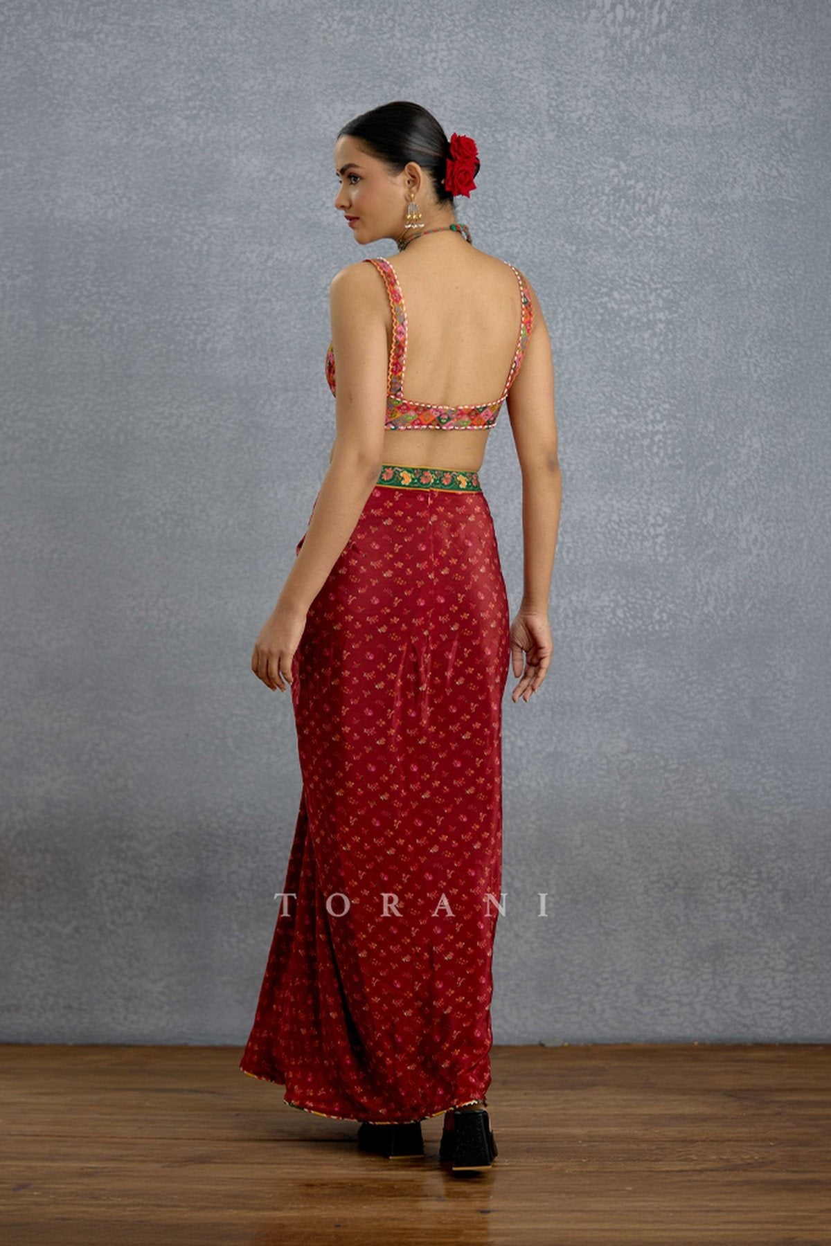 Chitrangi Gulrang Cape Set