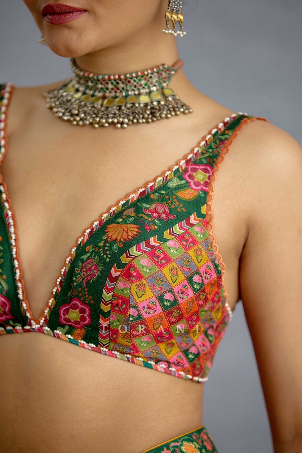 Chitrangi Gulrang Cape Set