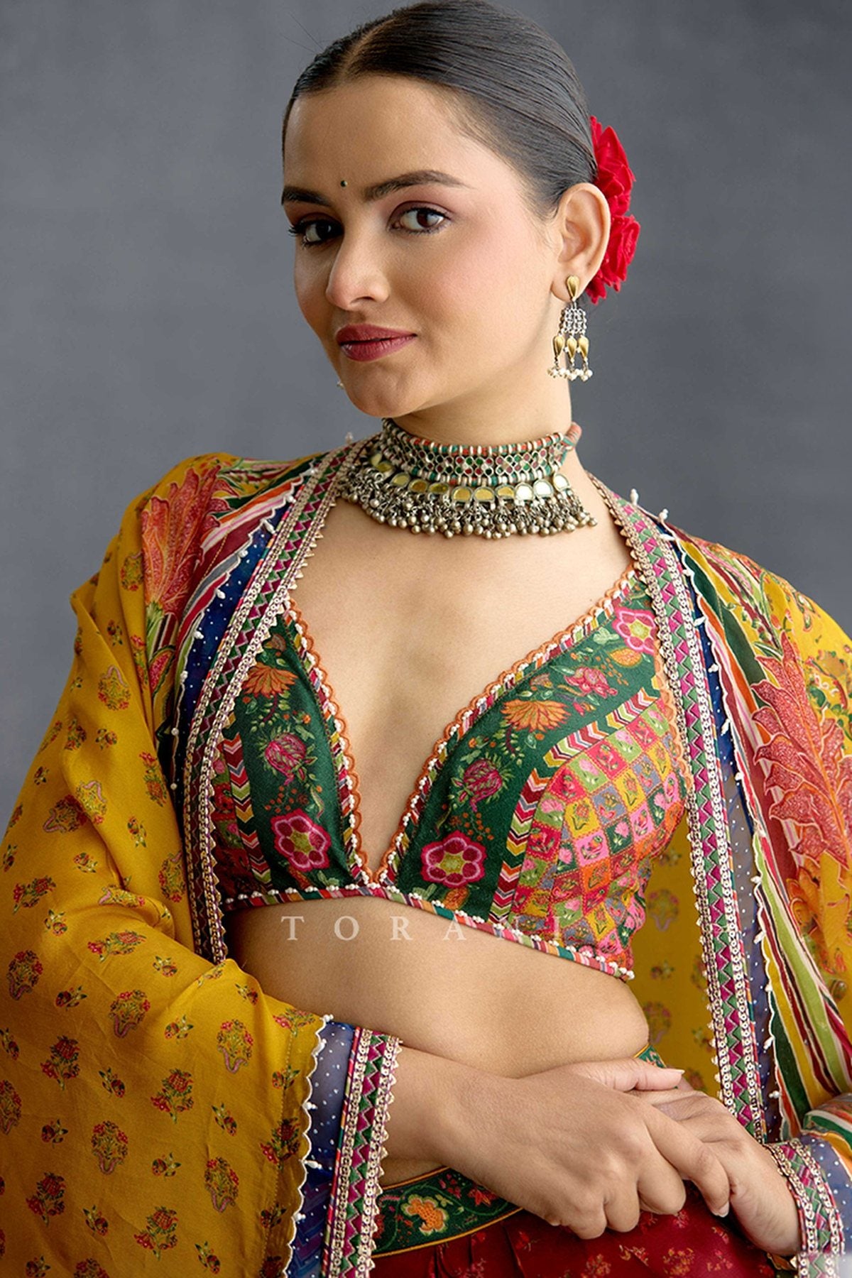 Chitrangi Gulrang Cape Set
