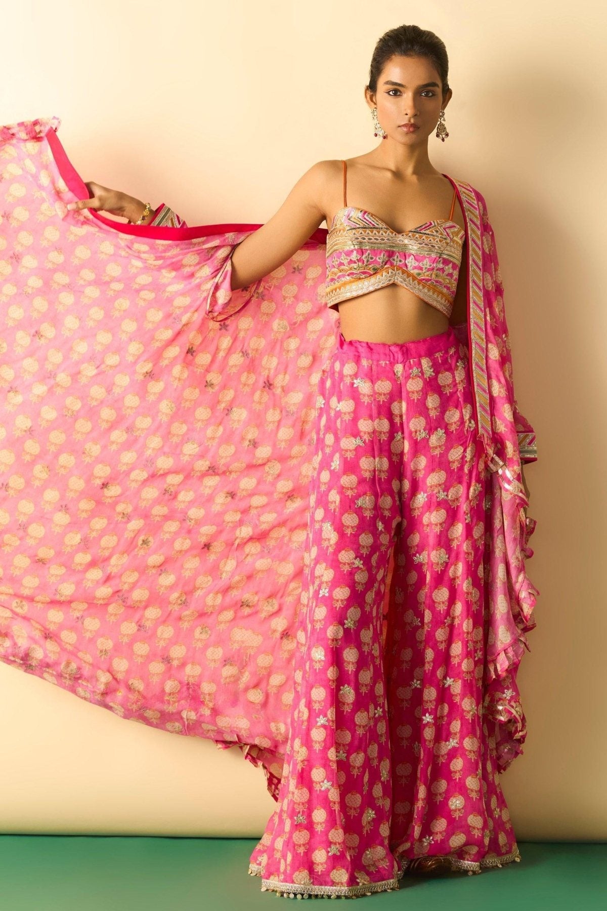 Dharika Cape Set