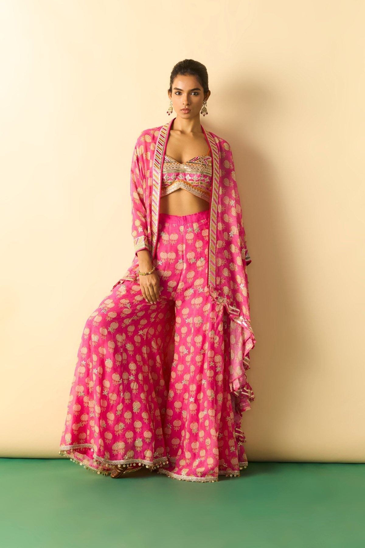 Dharika Cape Set
