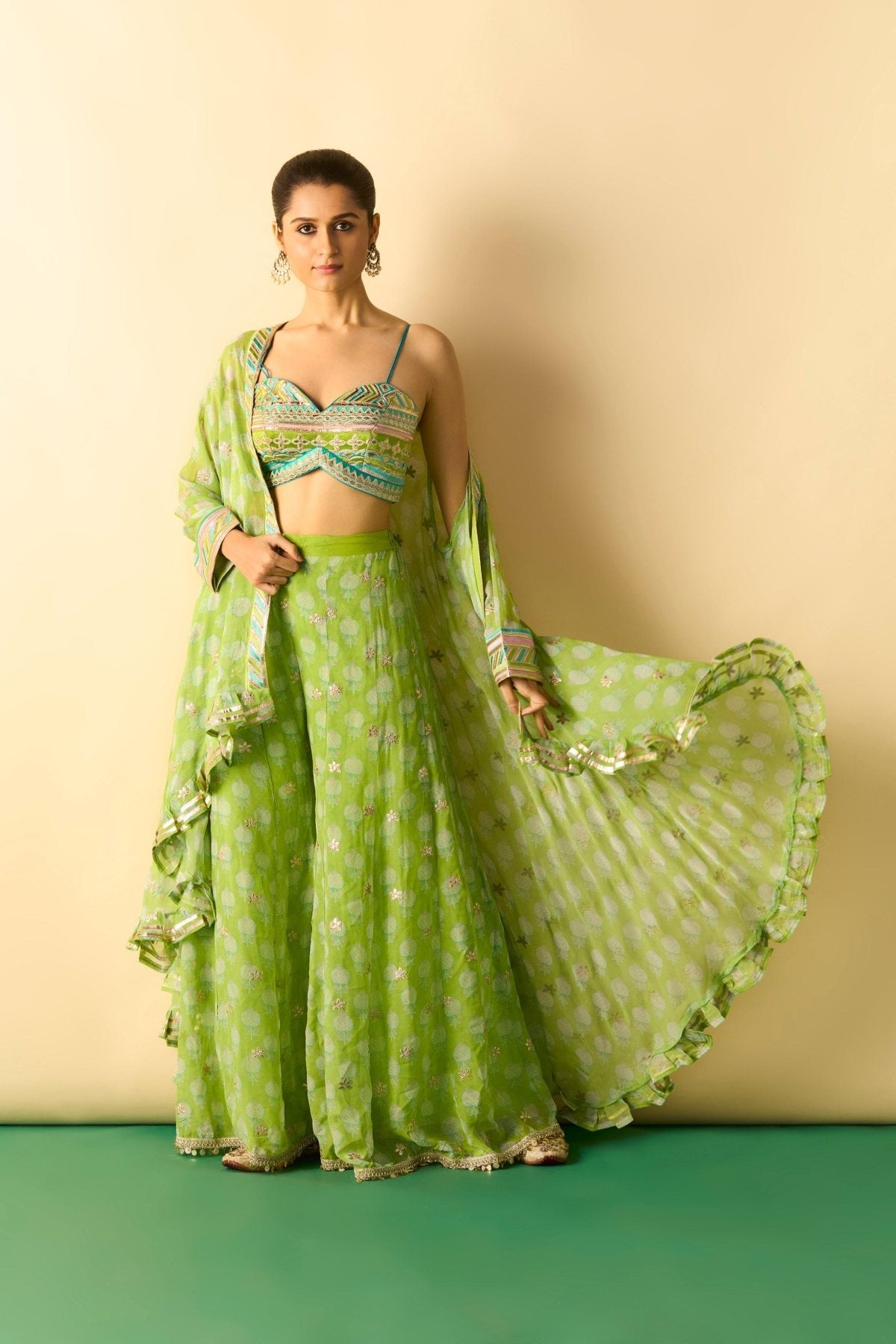 Dharika Cape Set