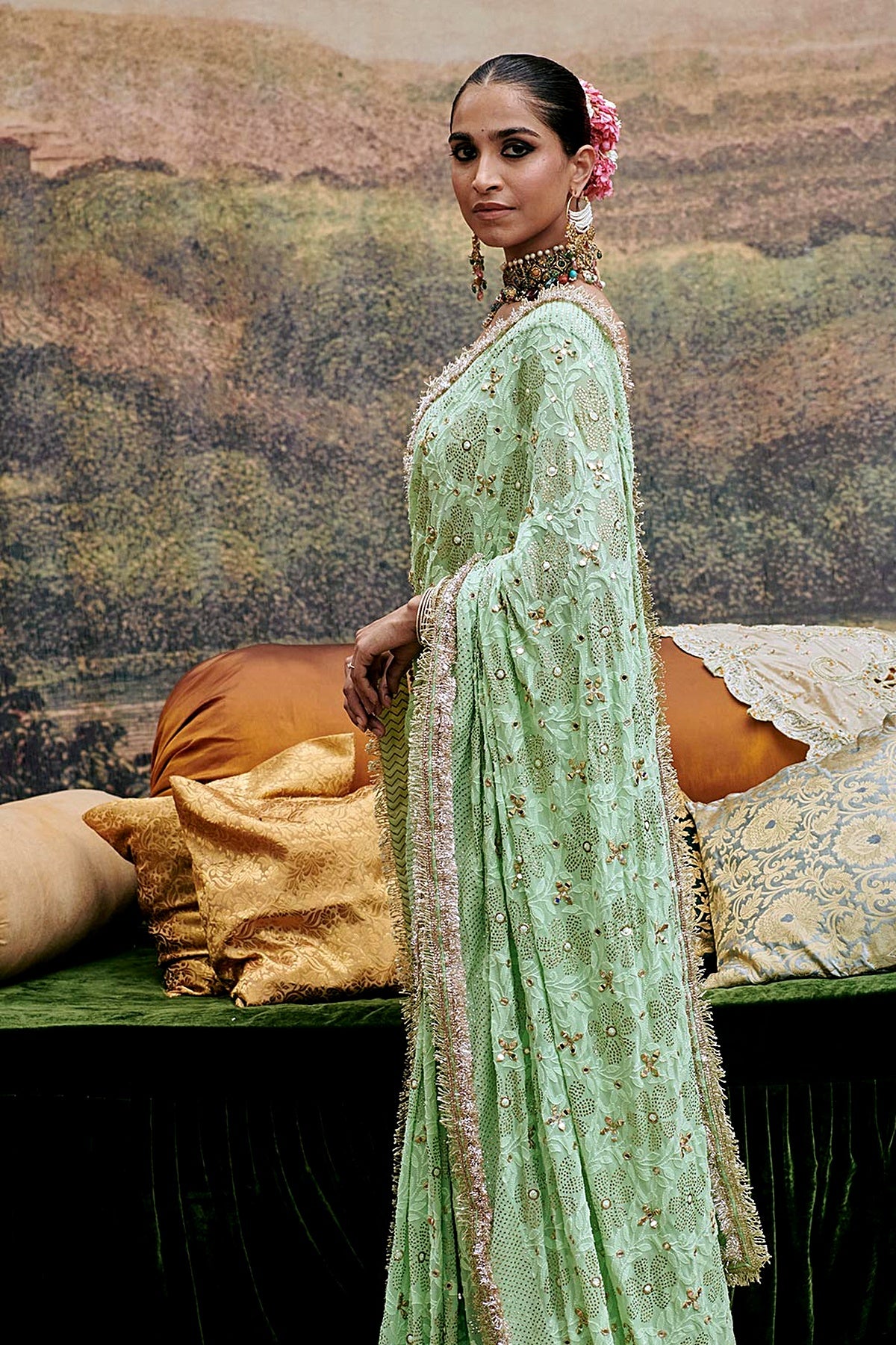 Naayaab Saree