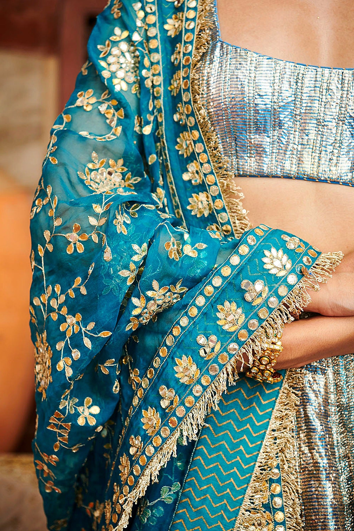 Aasmani Lampi Lehenga