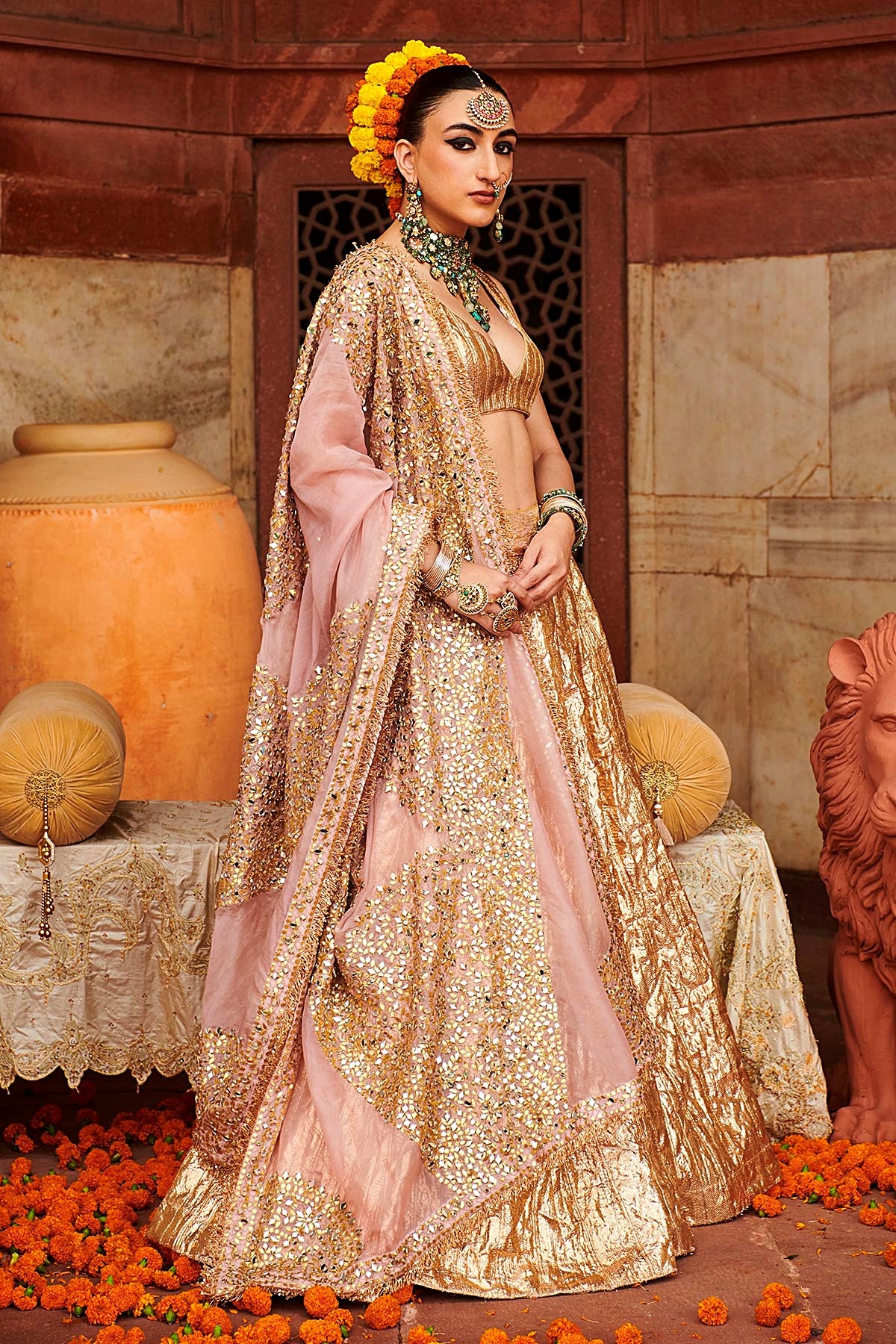 Padmasvar?a Lampi Lehenga