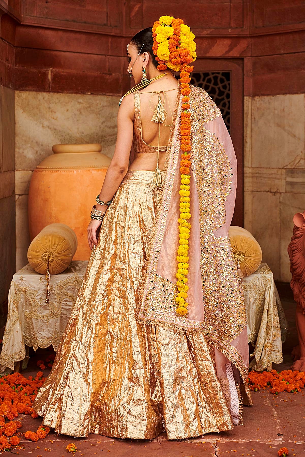Padmasvar?a Lampi Lehenga