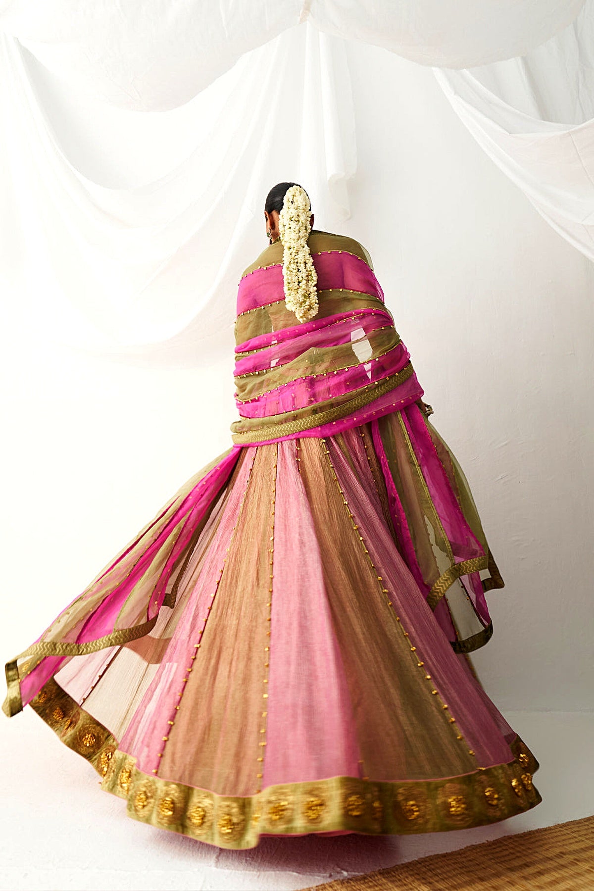 Basanti Gulabi