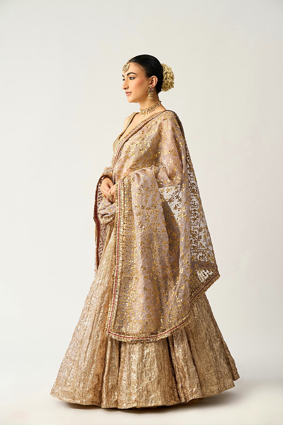 Shabnam Dupatta Chandi Lehenga Set