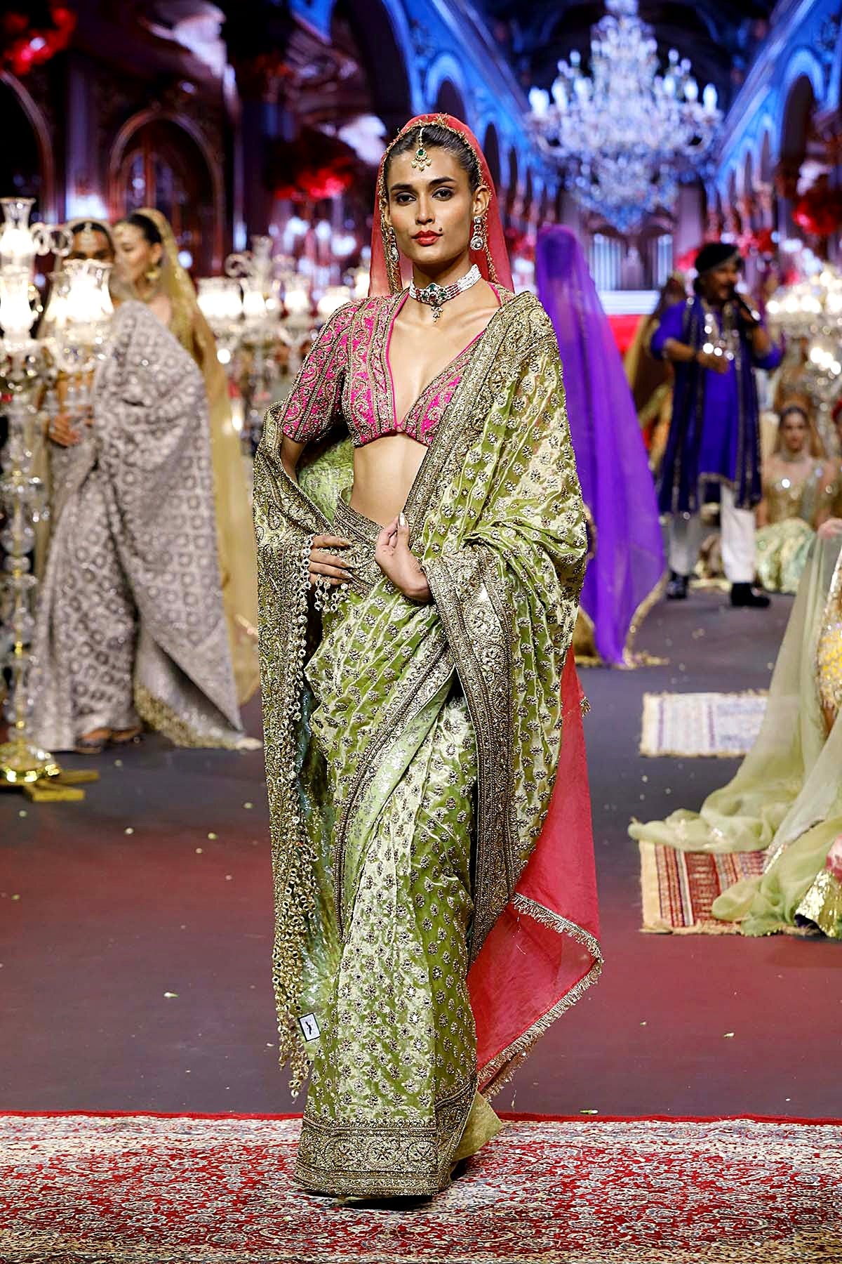 Gulnaar Zareen Saree Set
