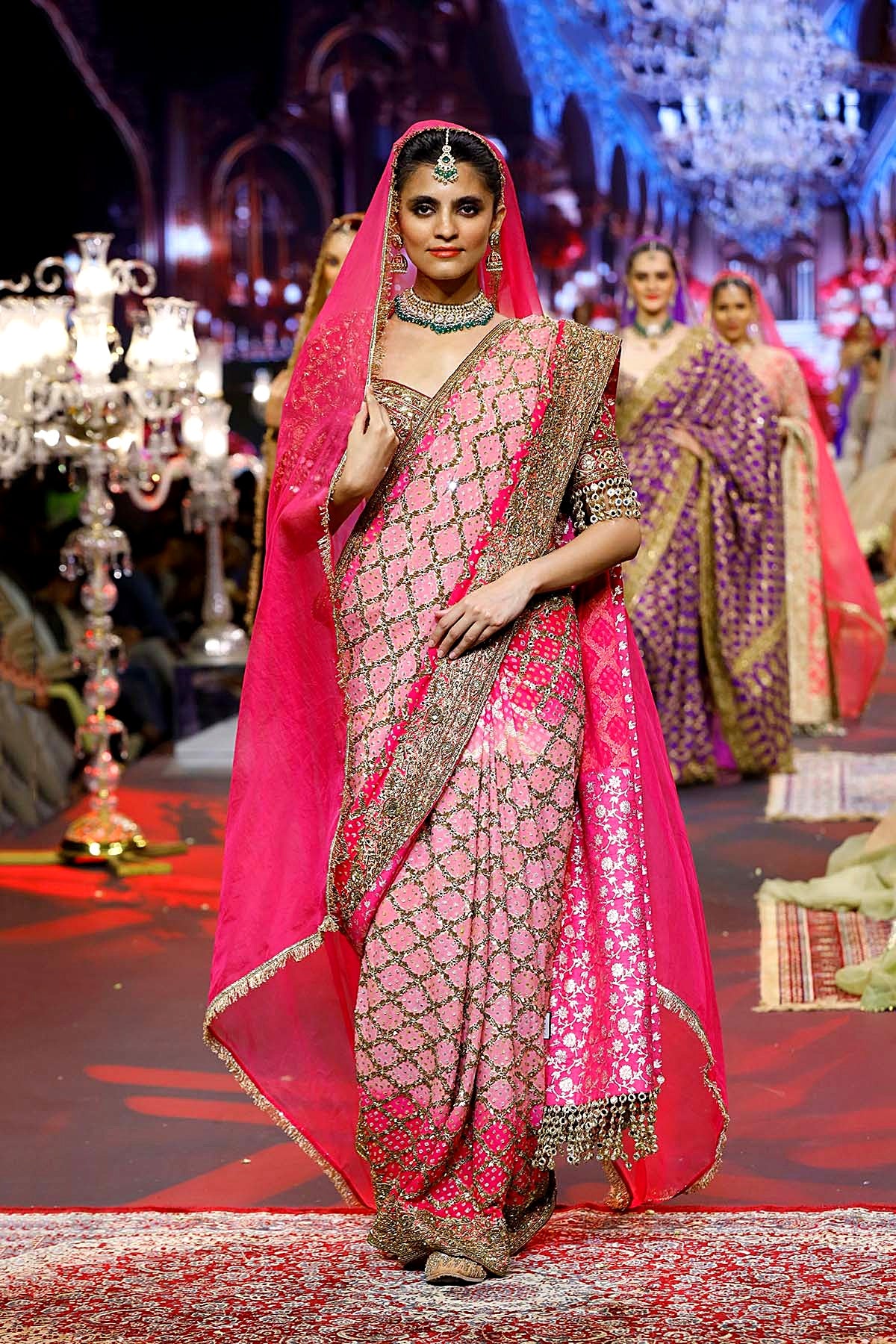 Gulrukh Ombre Saree Set