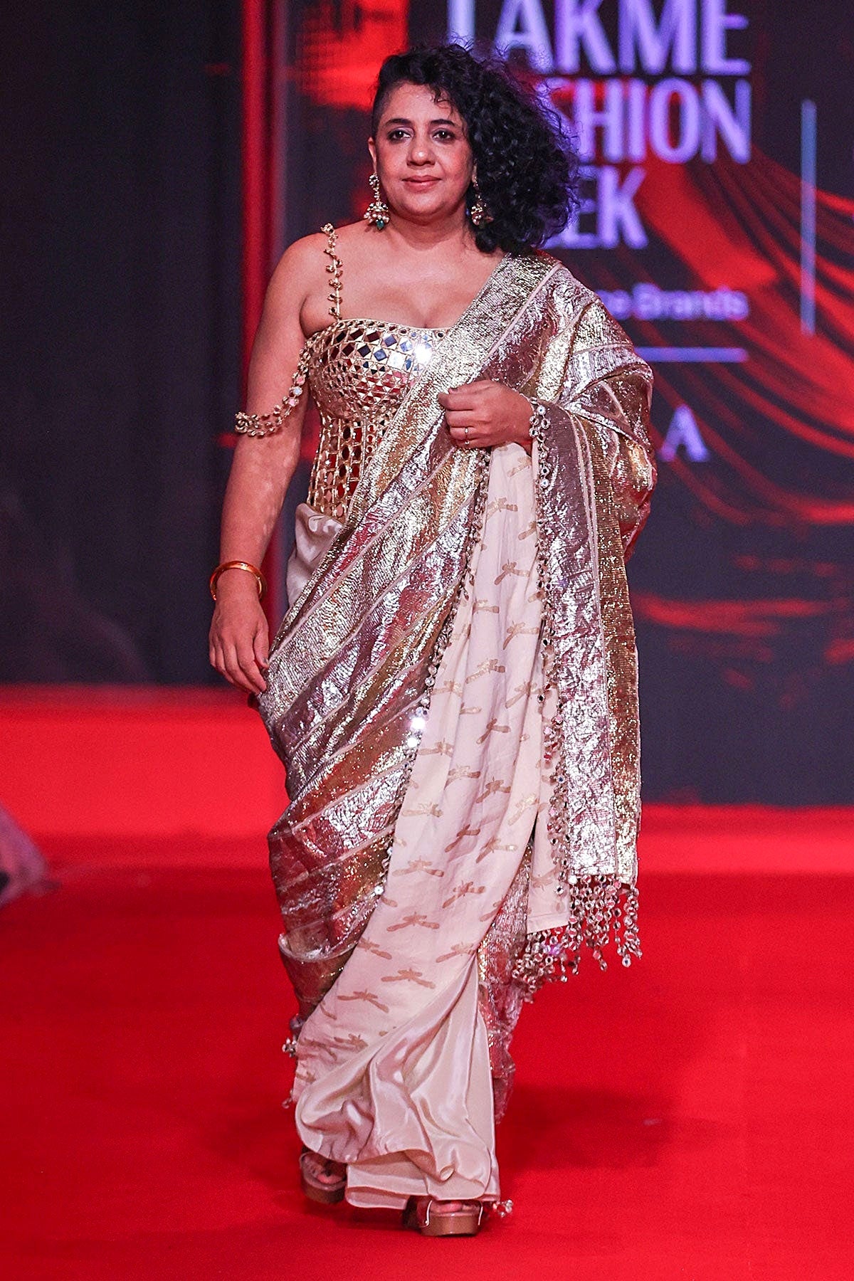 Tarakini Saree Set