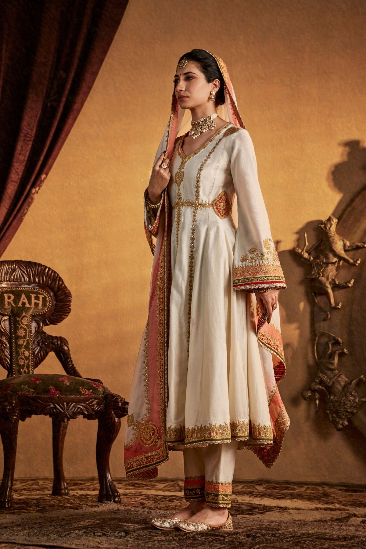 Ivory Betel-Leaf Kalidar Set
